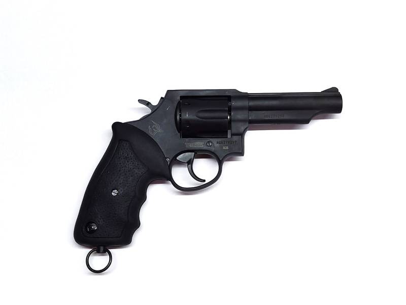 Revolver Taurus RT82S/6 Cal. .38 SPL 4" Oxidado Fosco com Zarelho